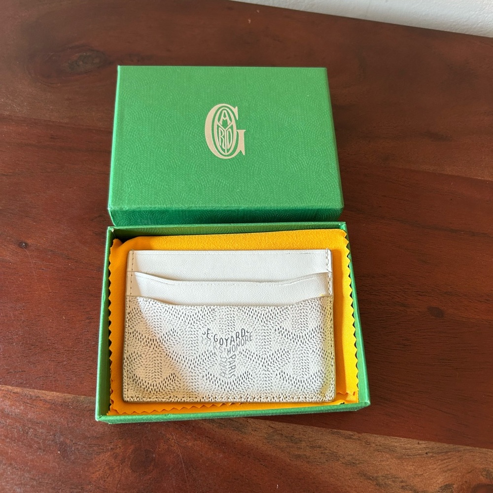 Goyard White Card Holder in Green Box